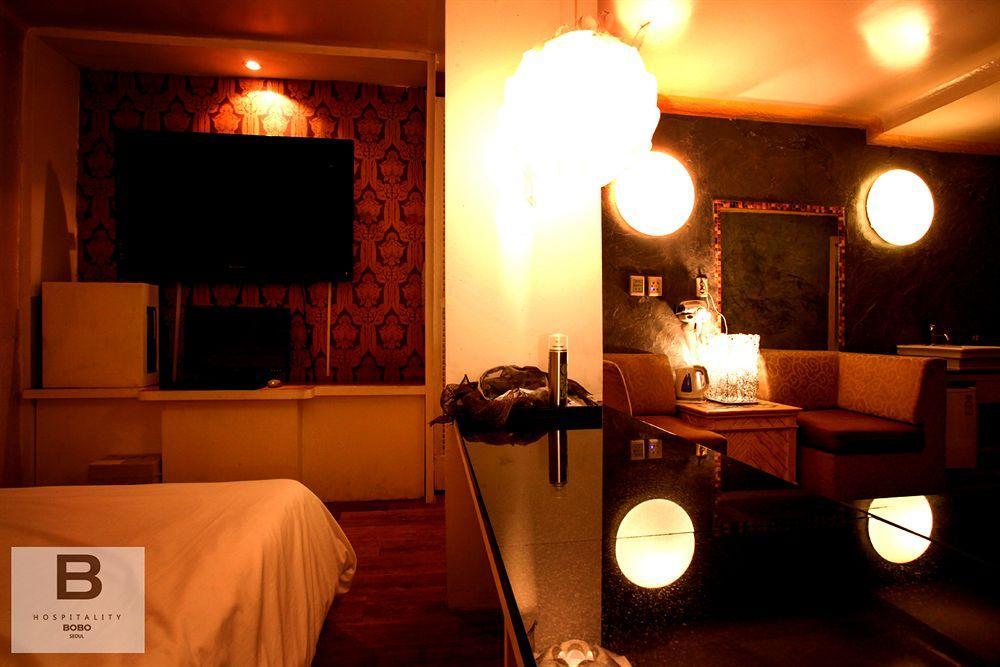 Bobo Hotel Hongdae Seoul Bagian luar foto
