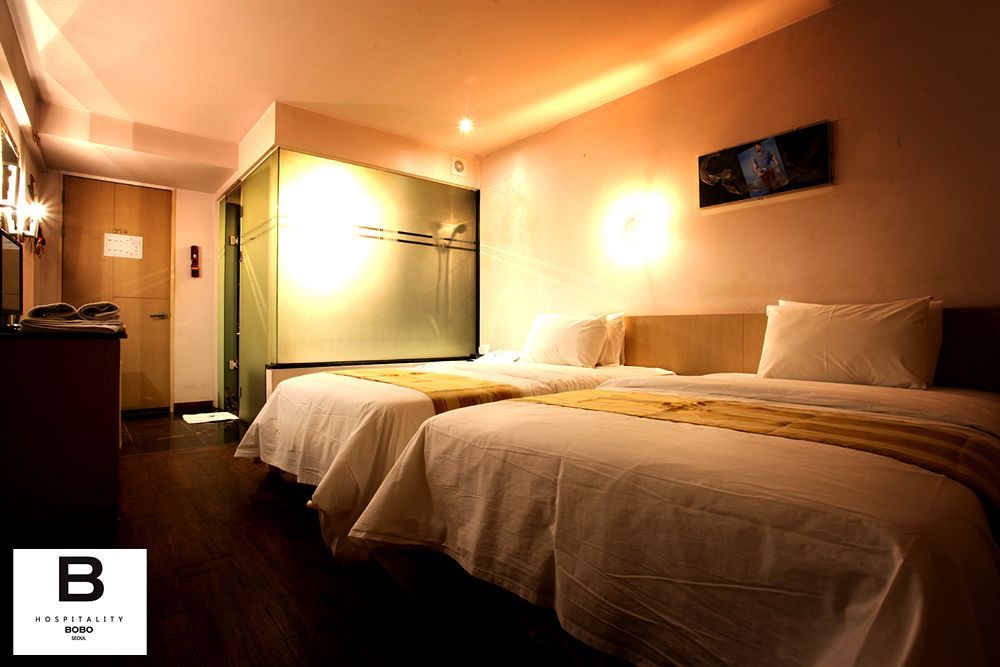 Bobo Hotel Hongdae Seoul Bagian luar foto