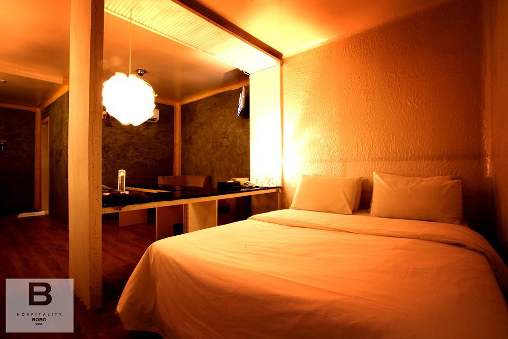 Bobo Hotel Hongdae Seoul Bagian luar foto